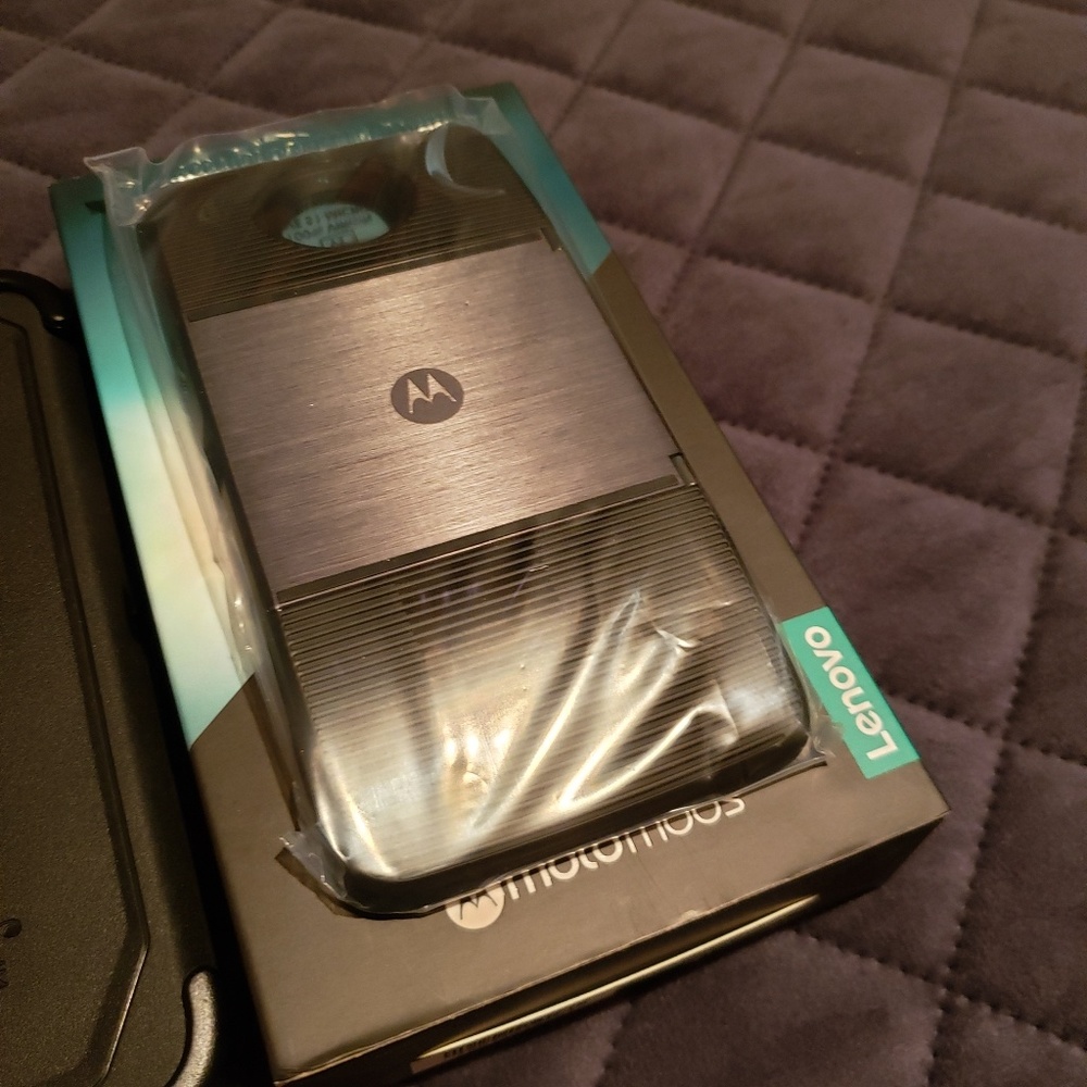 Moto Z2 Force Edition Projector